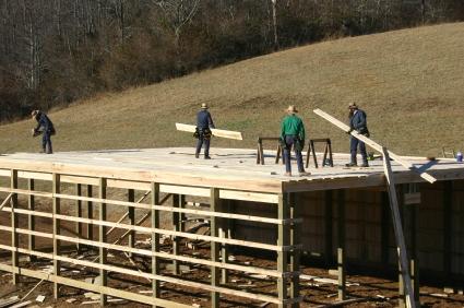 Amish Community Unites for Traditional Barn Building
